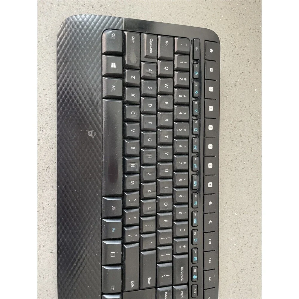 Microsoft Wireless Keyboard 2000 - Model 1477 No Dongle Untested